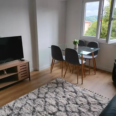 شقة Apartamento Familiar Con Vistas A La Montana En *