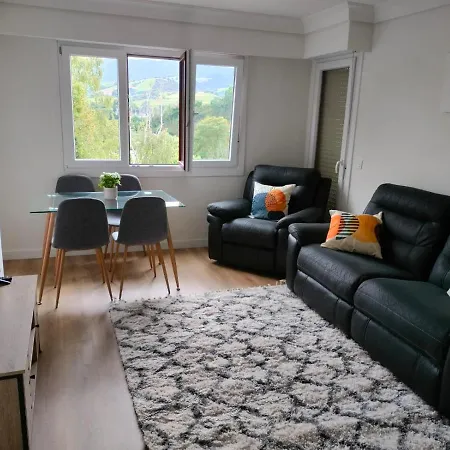 Apartamento Familiar Con Vistas A La Montana En 아파트 자라우츠