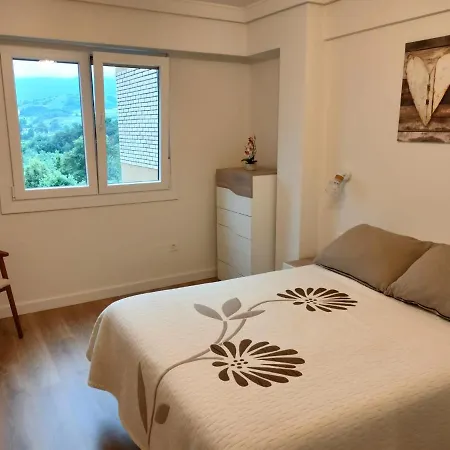 아파트 Apartamento Familiar Con Vistas A La Montana En *